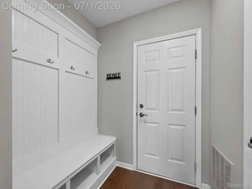 1673 Addison Circle Commerce Charter Township, MI 48390
