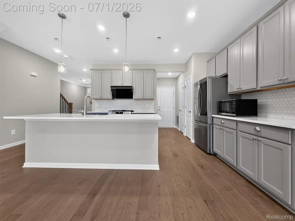 1673 Addison Circle Commerce Charter Township, MI 48390