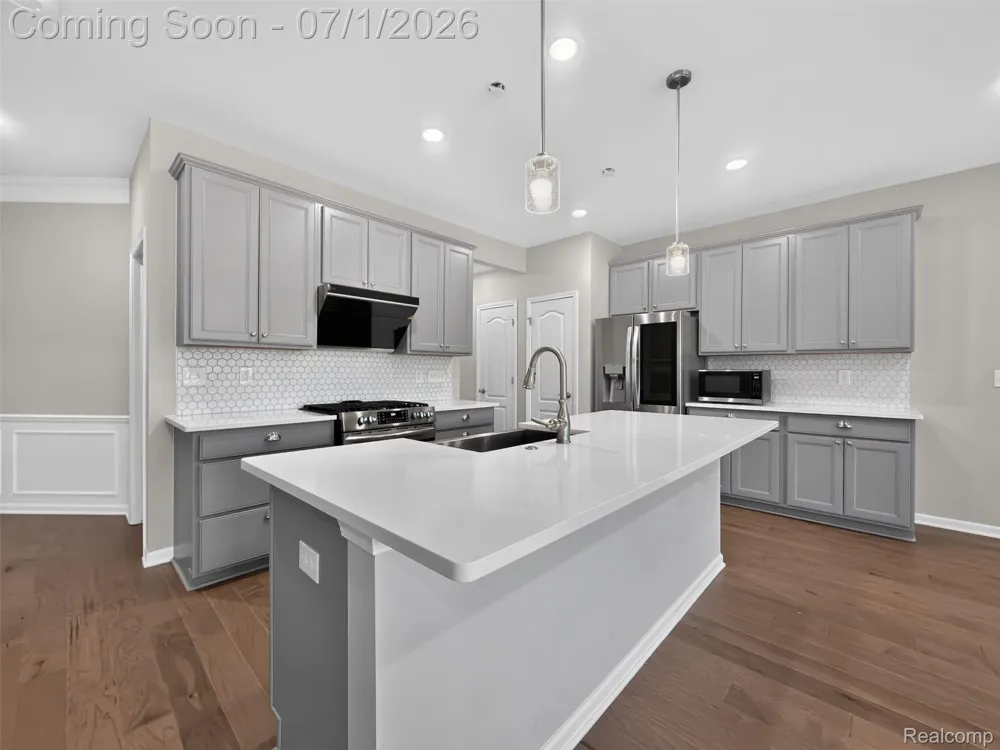 1673 Addison Circle Commerce Charter Township, MI 48390