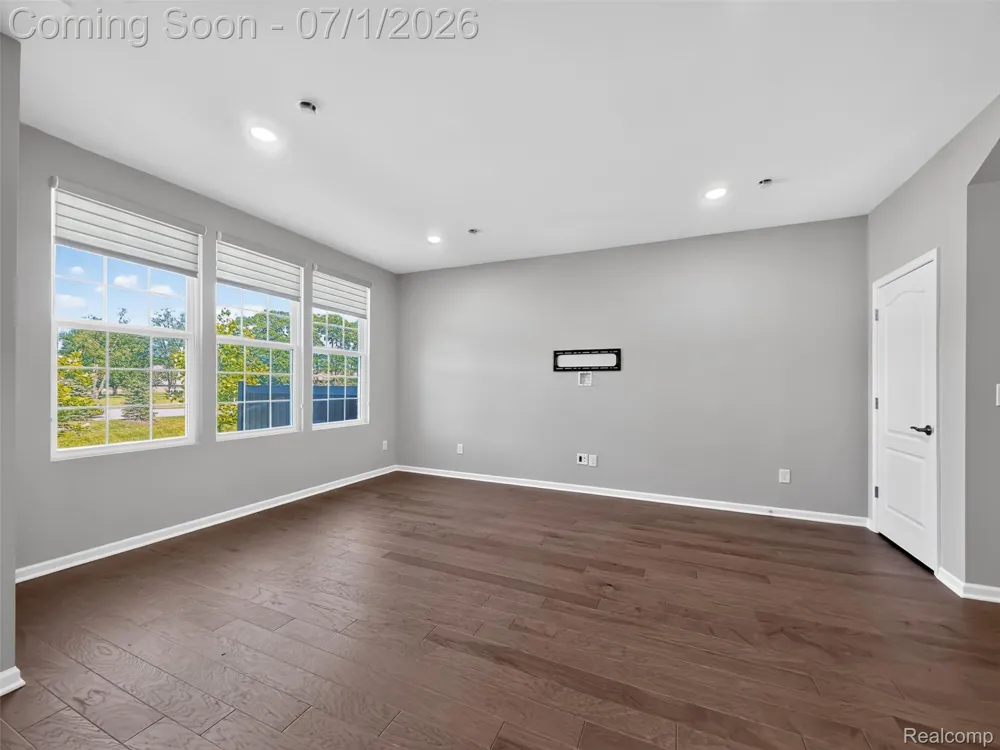 1673 Addison Circle Commerce Charter Township, MI 48390