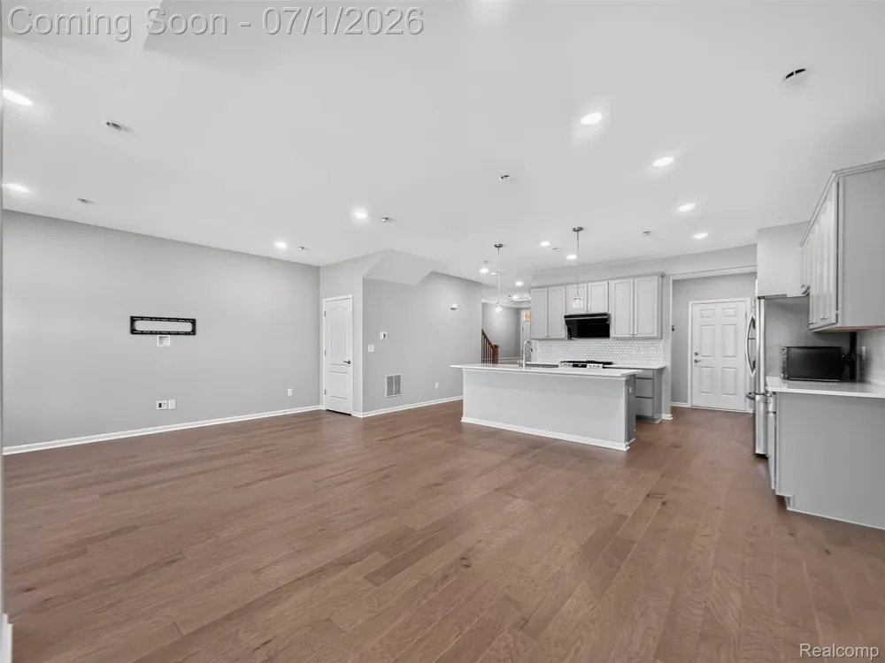 1673 Addison Circle Commerce Charter Township, MI 48390