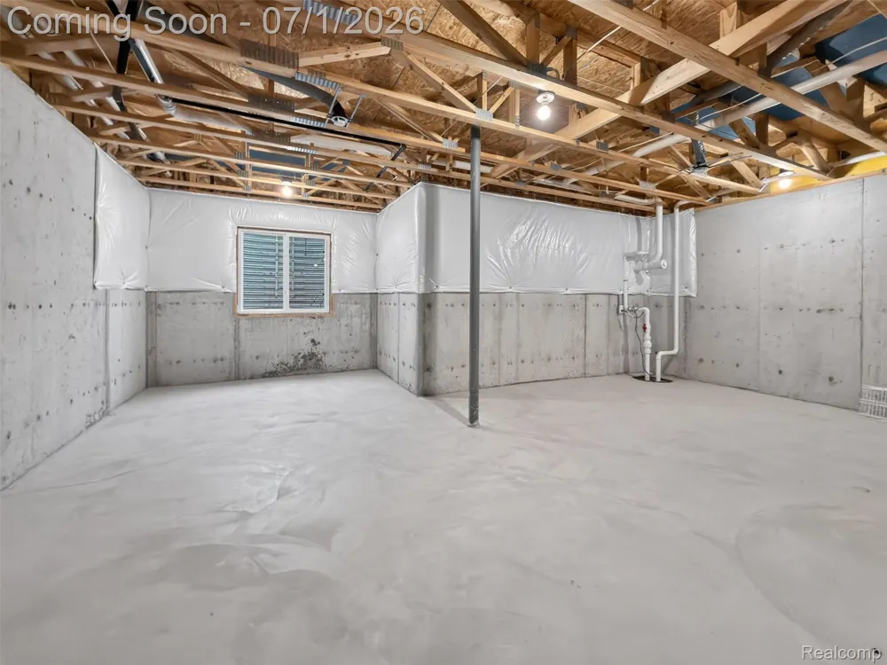 1673 Addison Circle Commerce Charter Township, MI 48390