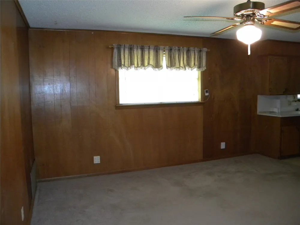 1450 W Ash Street Stephenville, TX 76401
