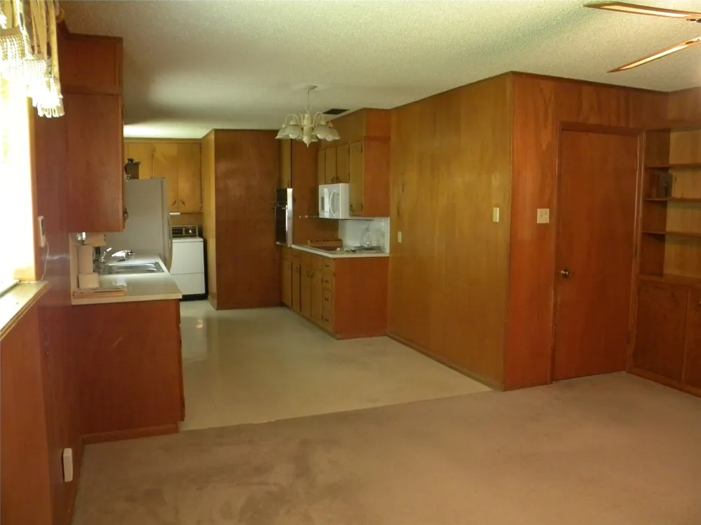 1450 W Ash Street Stephenville, TX 76401
