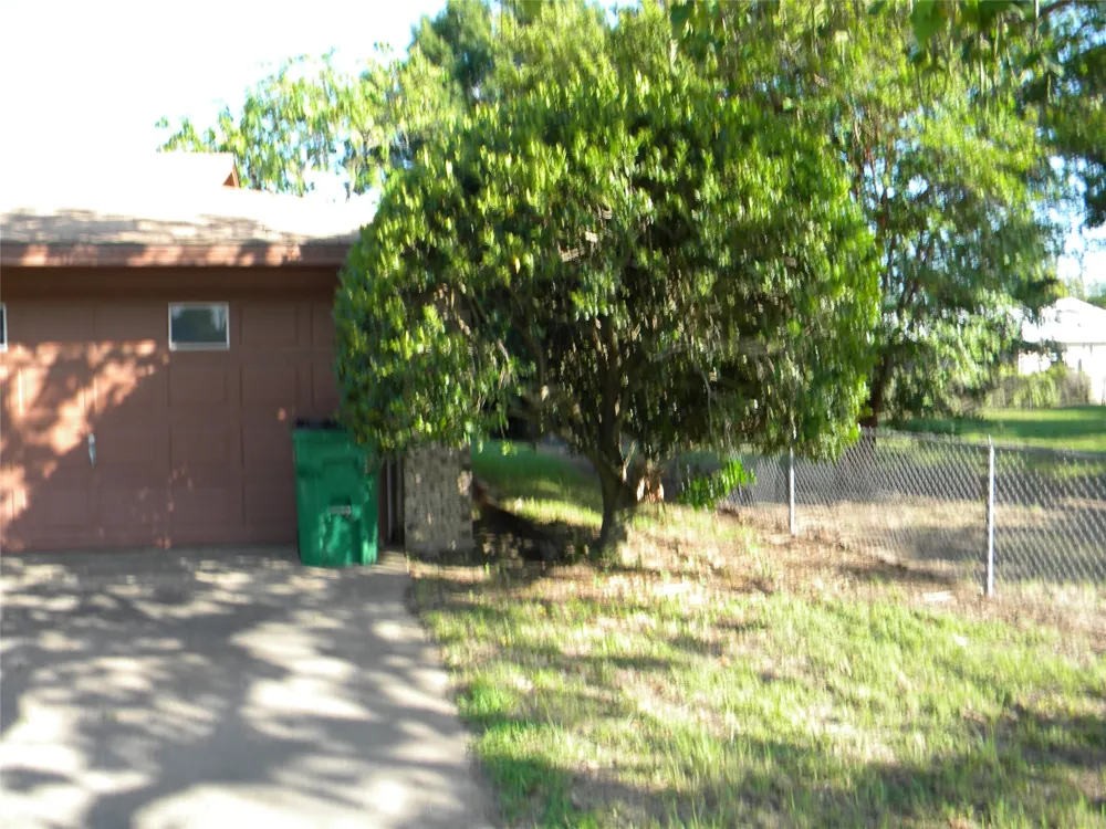 1450 W Ash Street Stephenville, TX 76401