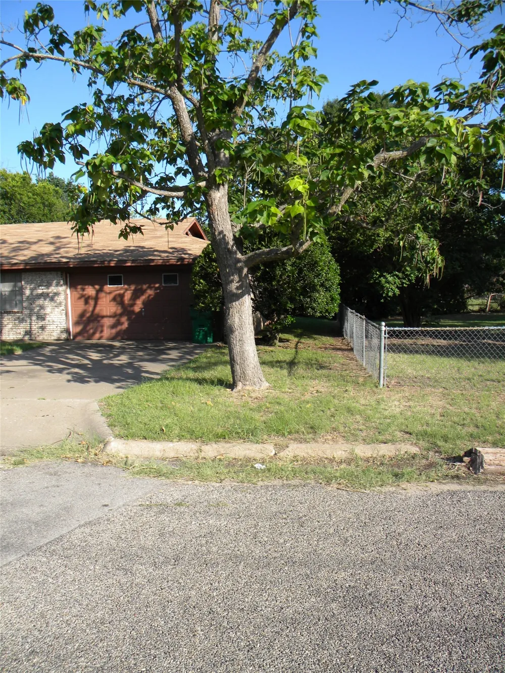 1450 W Ash Street Stephenville, TX 76401