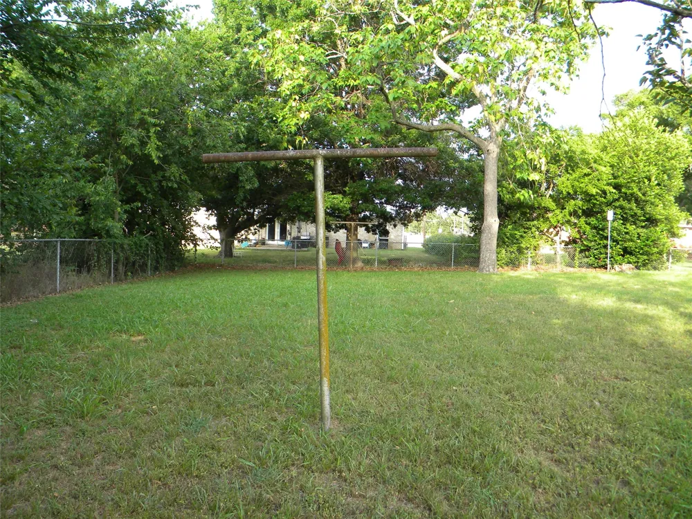 1450 W Ash Street Stephenville, TX 76401