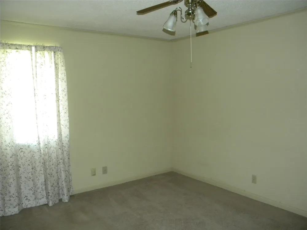1450 W Ash Street Stephenville, TX 76401