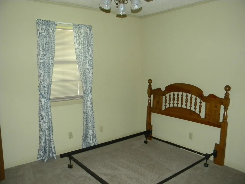1450 W Ash Street Stephenville, TX 76401