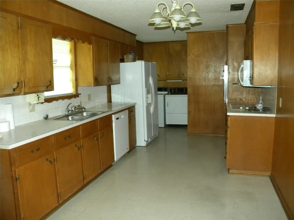 1450 W Ash Street Stephenville, TX 76401