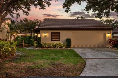 3825 GLEN OAKS MANOR DRIVE
