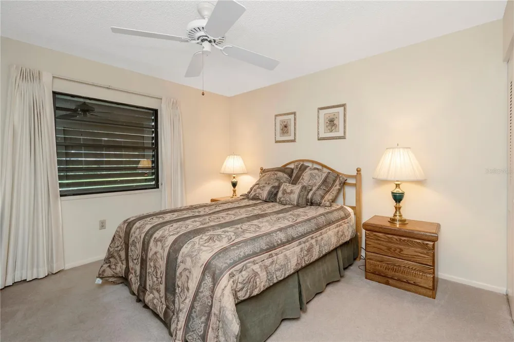 3825 GLEN OAKS MANOR DRIVE Sarasota, FL 34232