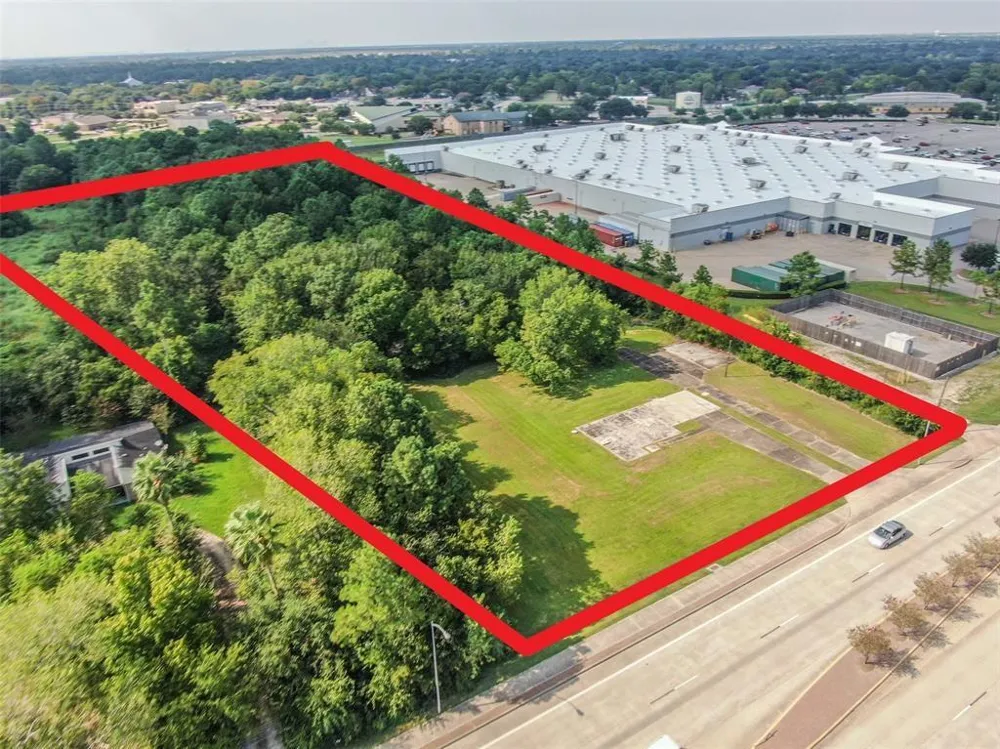 3302 Dixie Farm Road Pearland, TX 77581