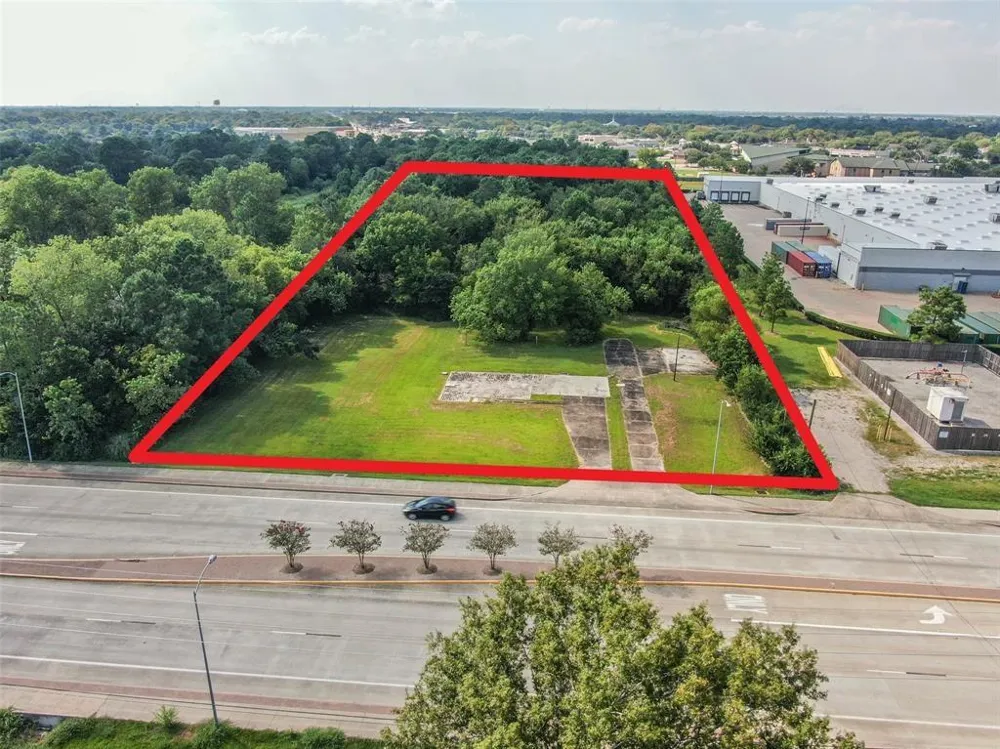 3302 Dixie Farm Road Pearland, TX 77581