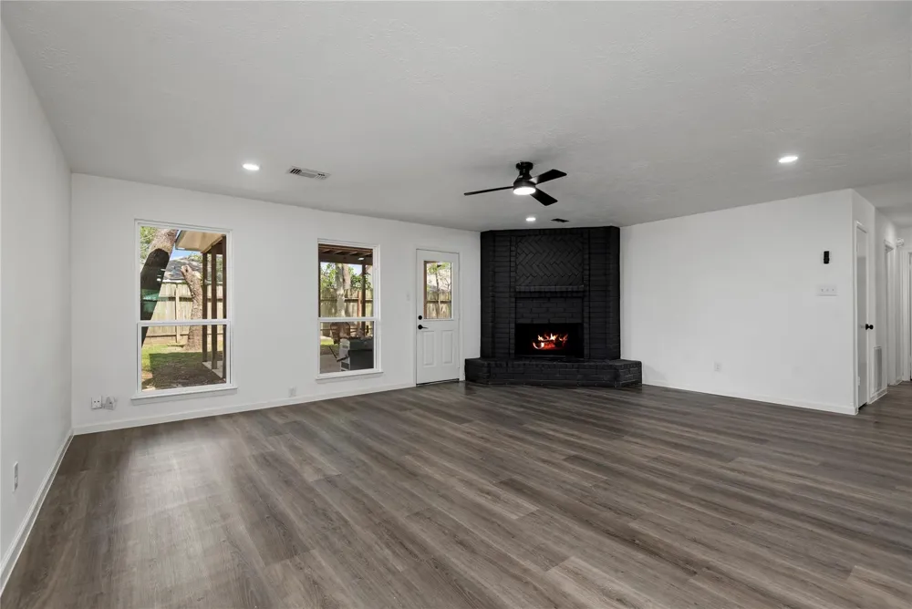 3230 Hombly Road Houston, TX 77066