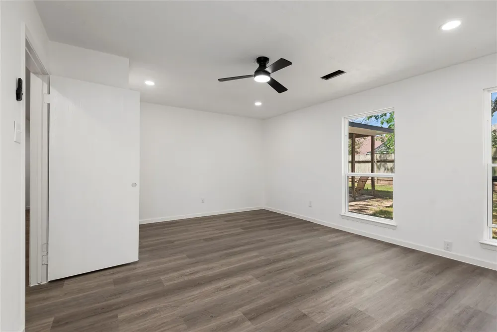3230 Hombly Road Houston, TX 77066