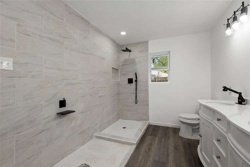 3230 Hombly Road Houston, TX 77066