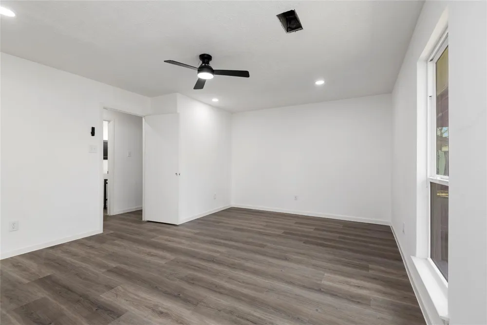 3230 Hombly Road Houston, TX 77066