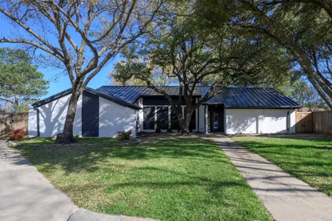 1035 Wilshire Drive