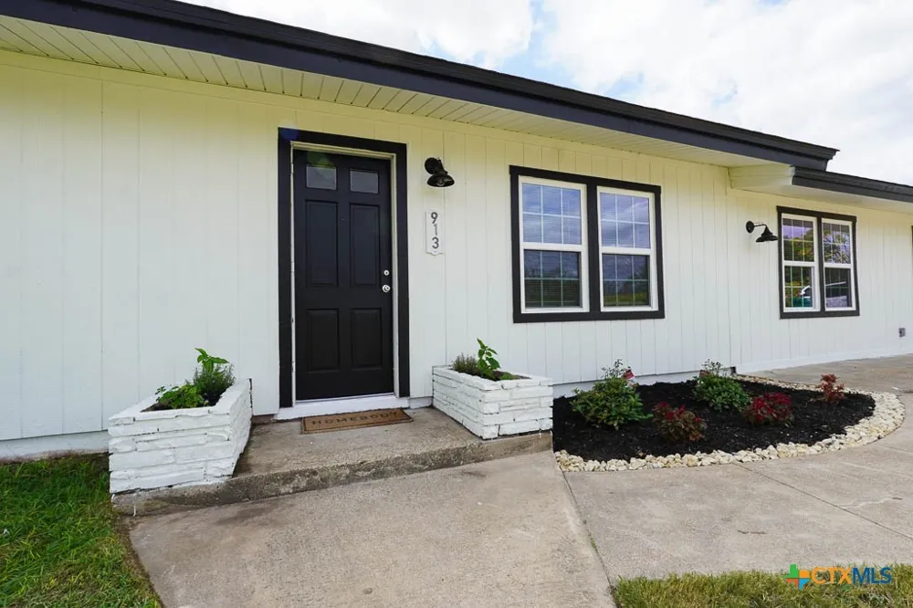 913 Hander Lane Belton, TX 76513