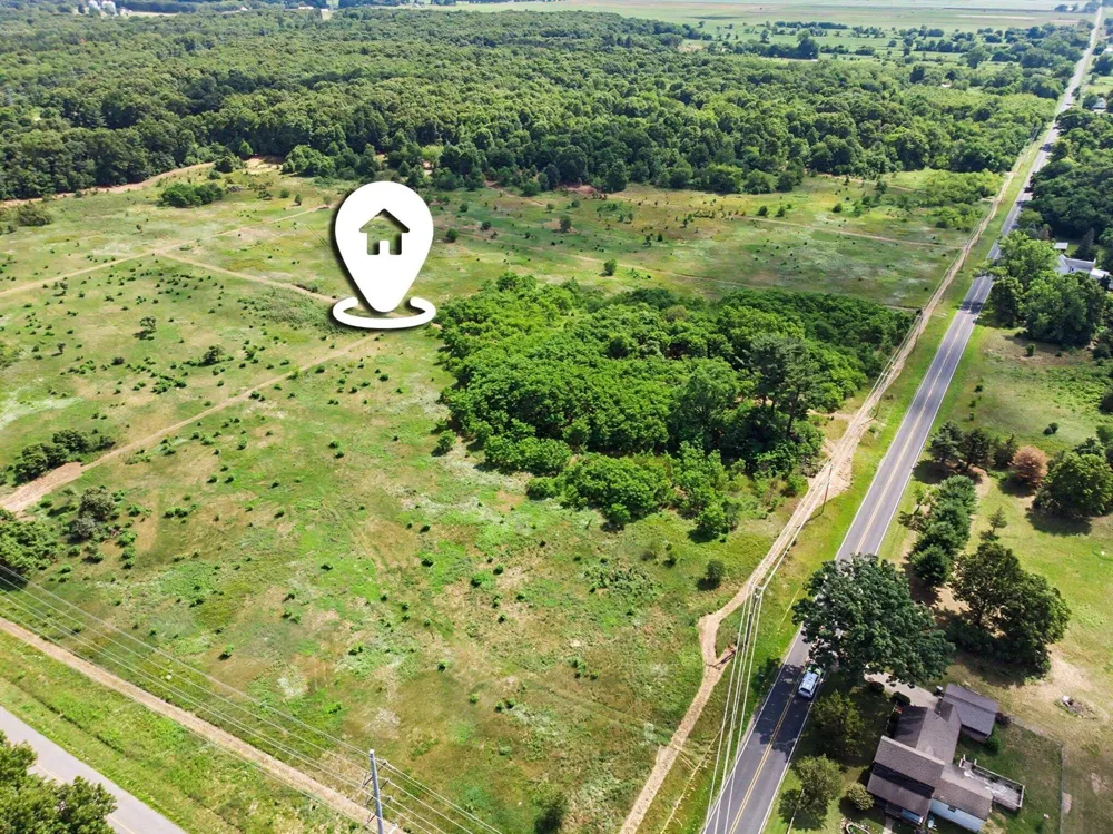 County Road 352 Decatur, MI 49045