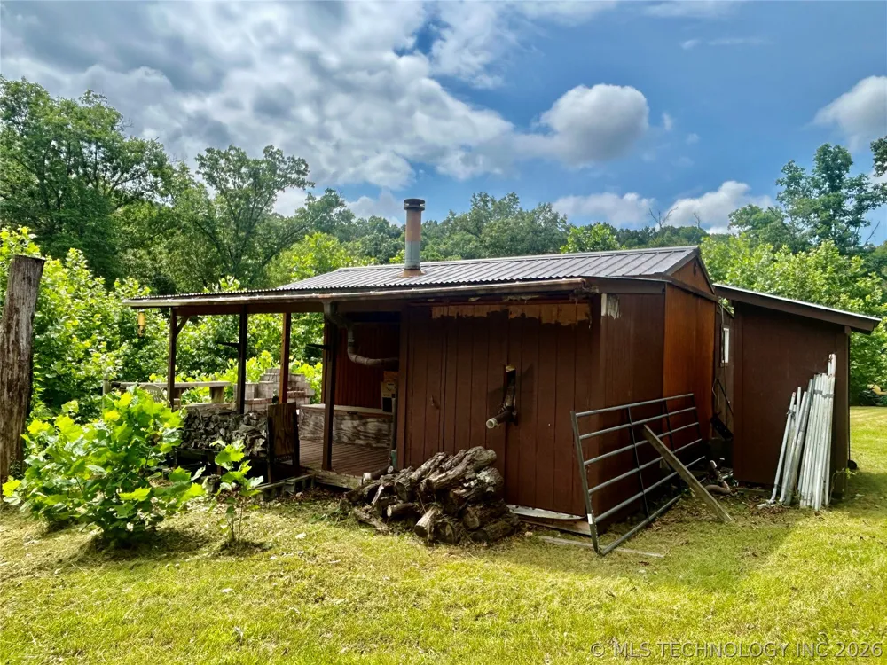 463501 E 820 ROAD Stilwell, OK 74960