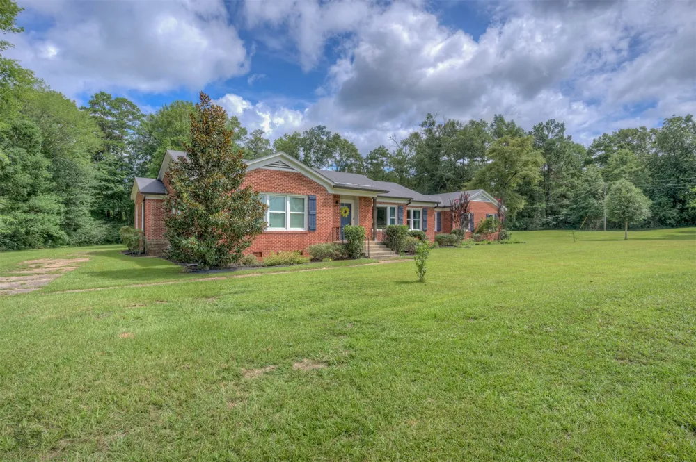 3065 Highway 155 Coushatta, LA 71019