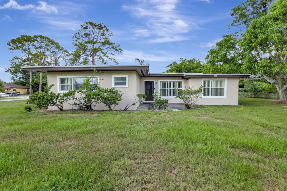 3701 Avenue S Fort Pierce, FL 34947