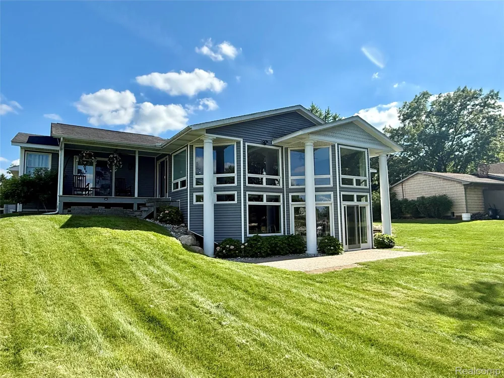 3780 Lake Lapeer Drive Elba Township, MI 48455