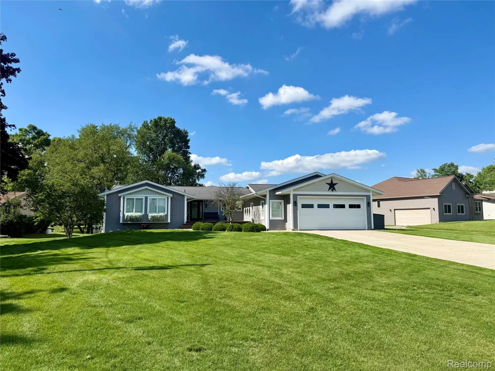 3780 Lake Lapeer Drive Elba Township, MI 48455