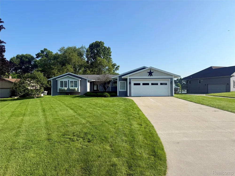 3780 Lake Lapeer Drive Elba Township, MI 48455
