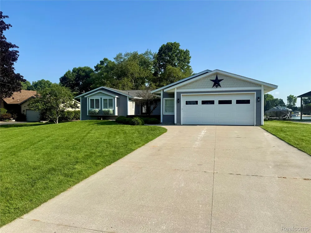 3780 Lake Lapeer Drive Elba Township, MI 48455