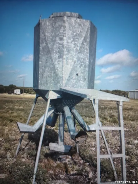 988 S D 71600 Rocksprings, TX 78880