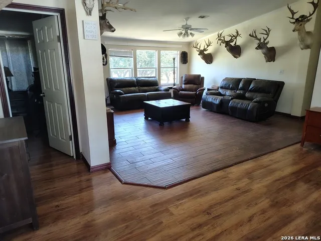 988 S D 71600 Rocksprings, TX 78880