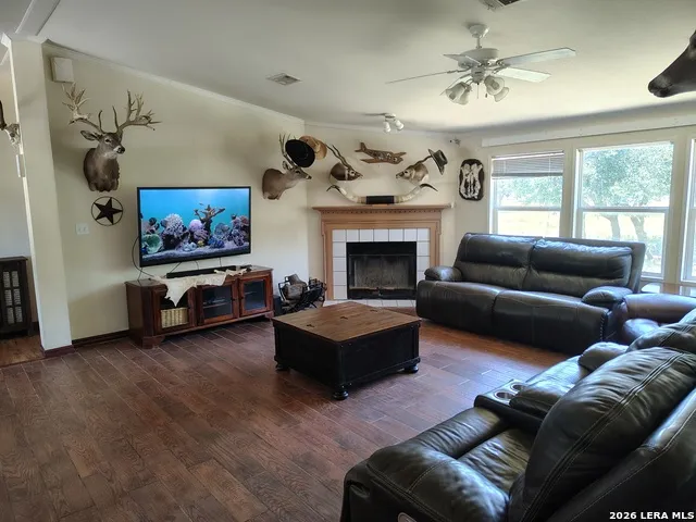 988 S D 71600 Rocksprings, TX 78880