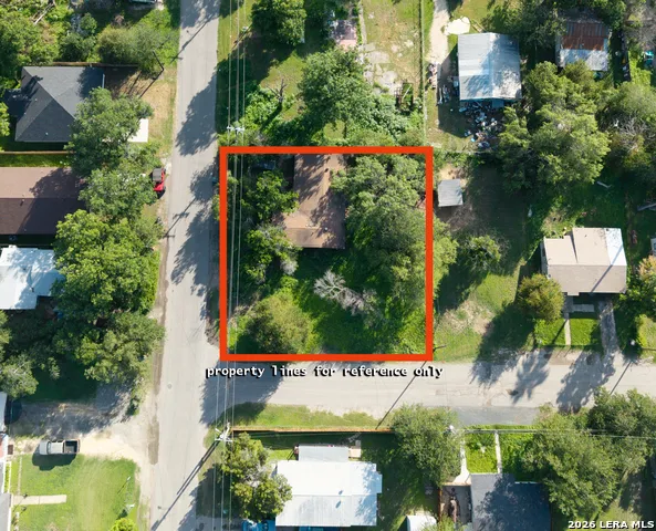 704 CARGILE ST Uvalde, TX 78801