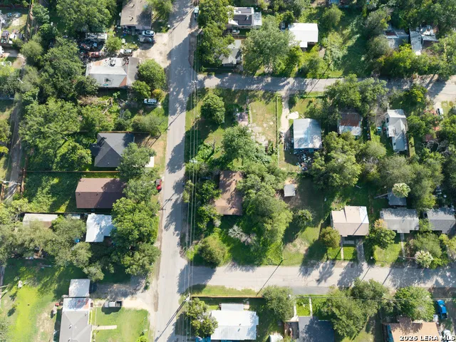 704 CARGILE ST Uvalde, TX 78801