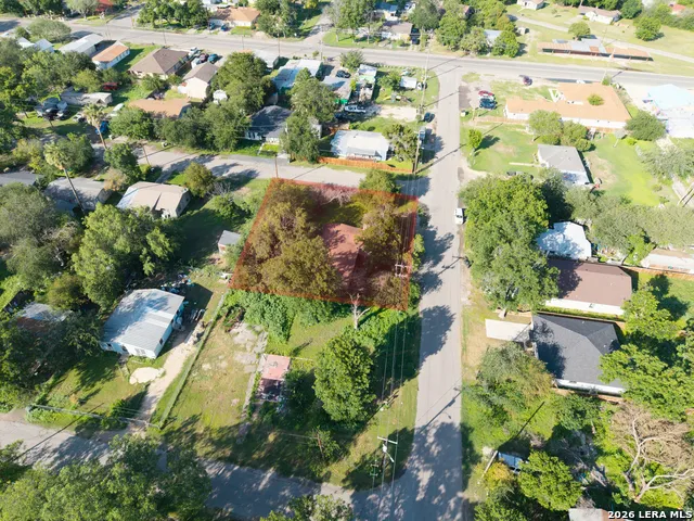 704 CARGILE ST Uvalde, TX 78801