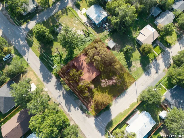704 CARGILE ST Uvalde, TX 78801