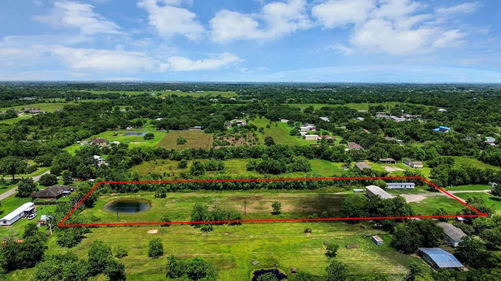 5793 Pearson Road Santa Fe, TX 77517