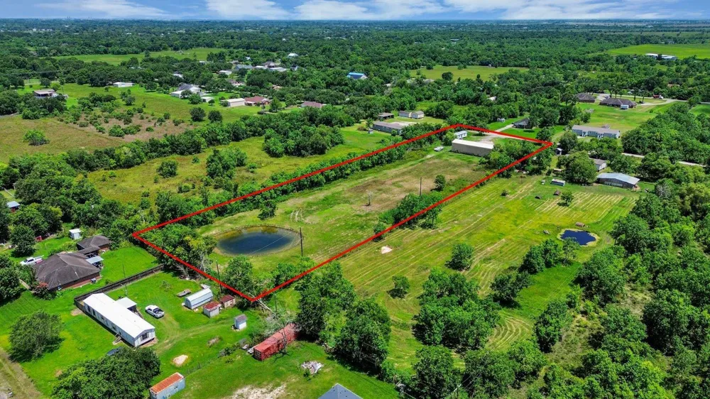 5793 Pearson Road Santa Fe, TX 77517