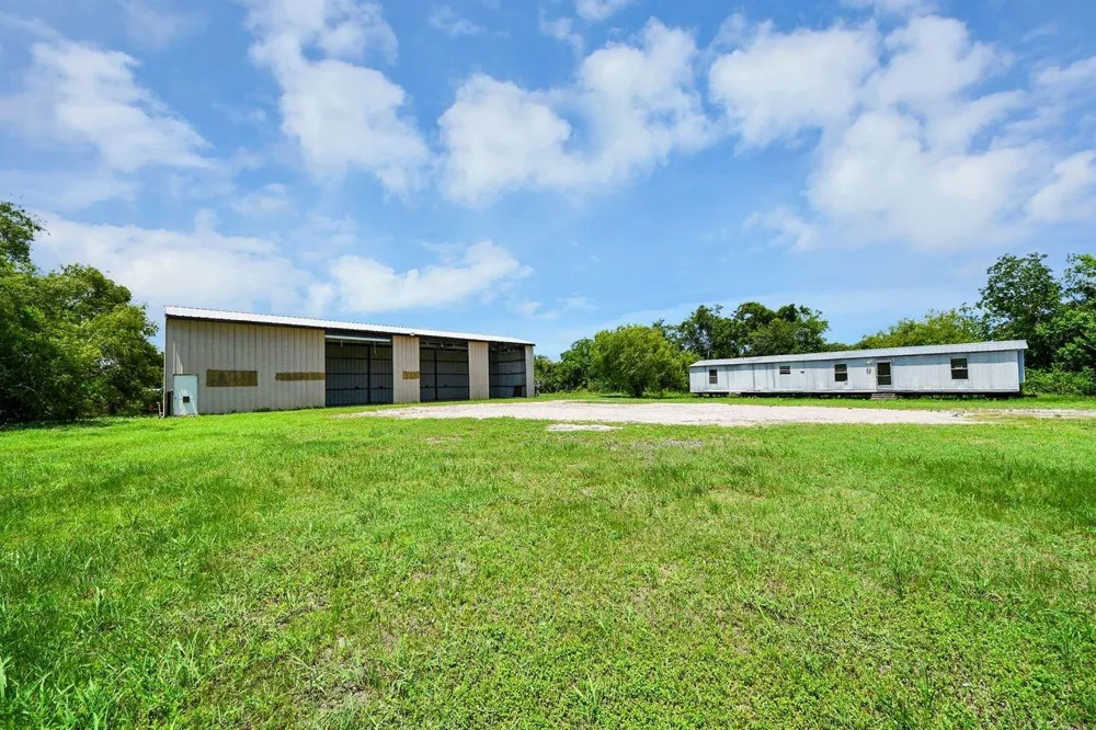 5793 Pearson Road Santa Fe, TX 77517