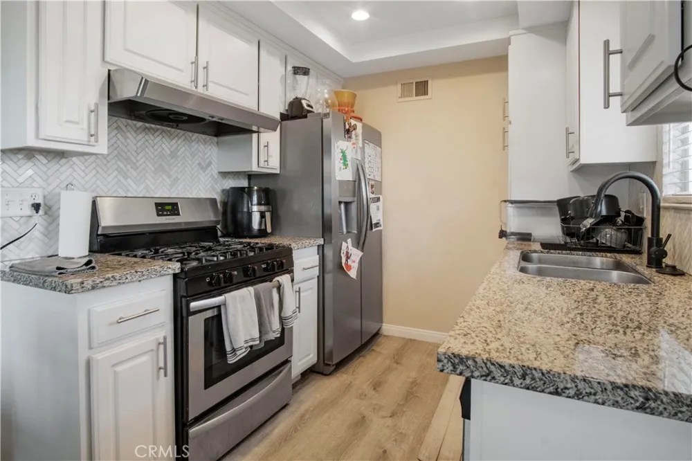 2423 Deodar Santa Ana, CA 92705