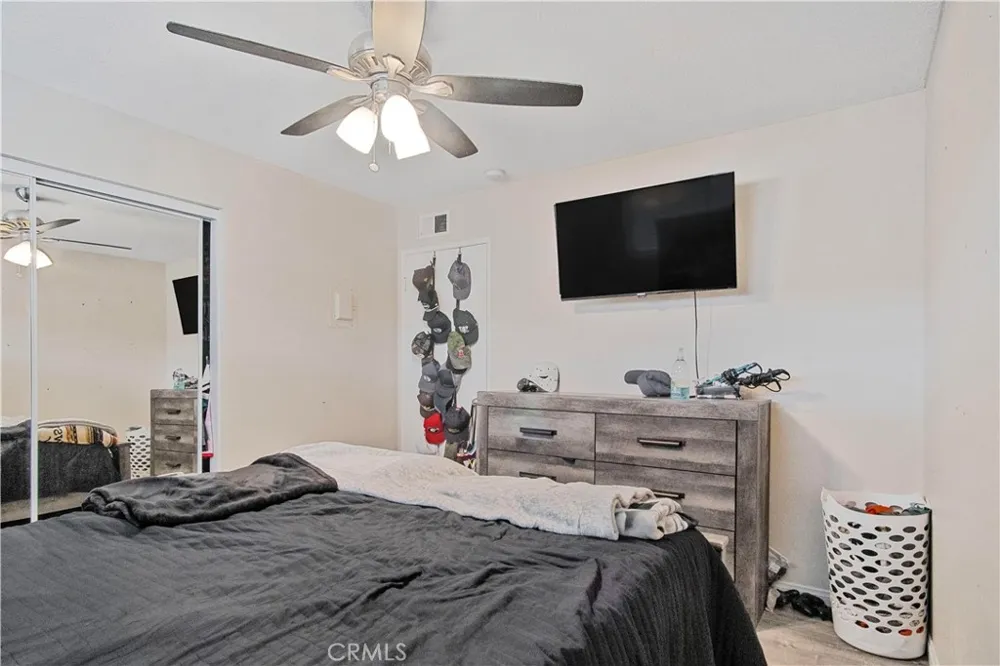 2423 Deodar Santa Ana, CA 92705