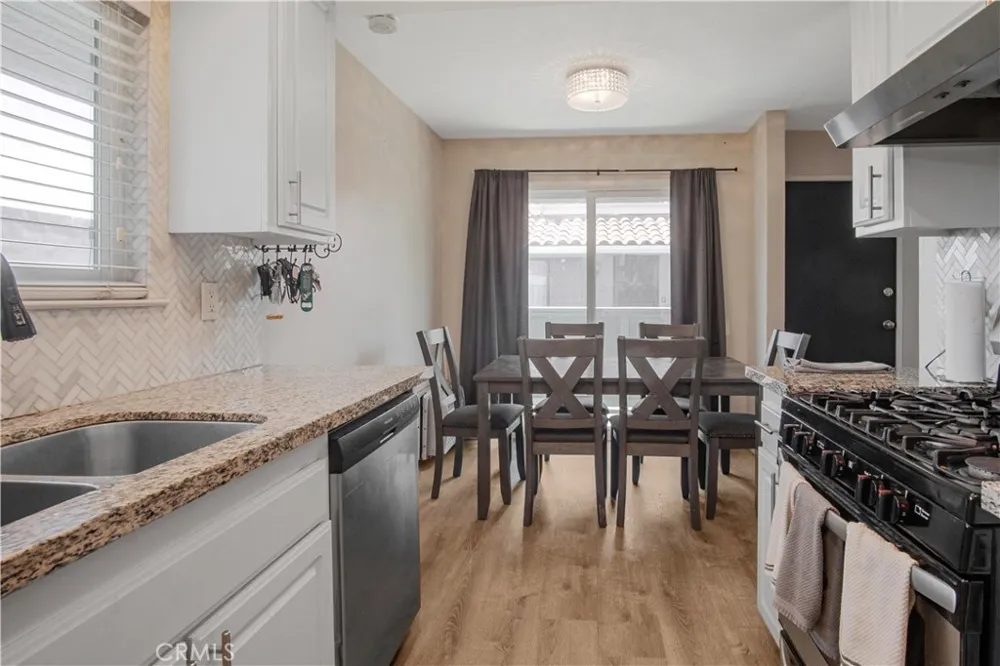 2423 Deodar Santa Ana, CA 92705