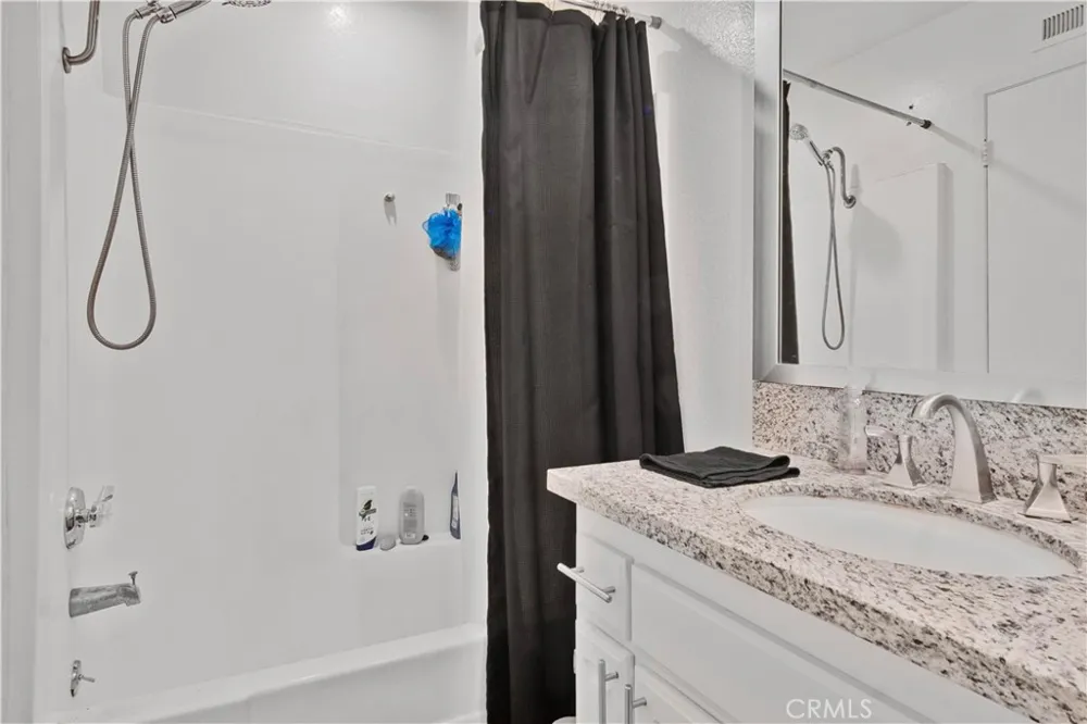 2423 Deodar Santa Ana, CA 92705