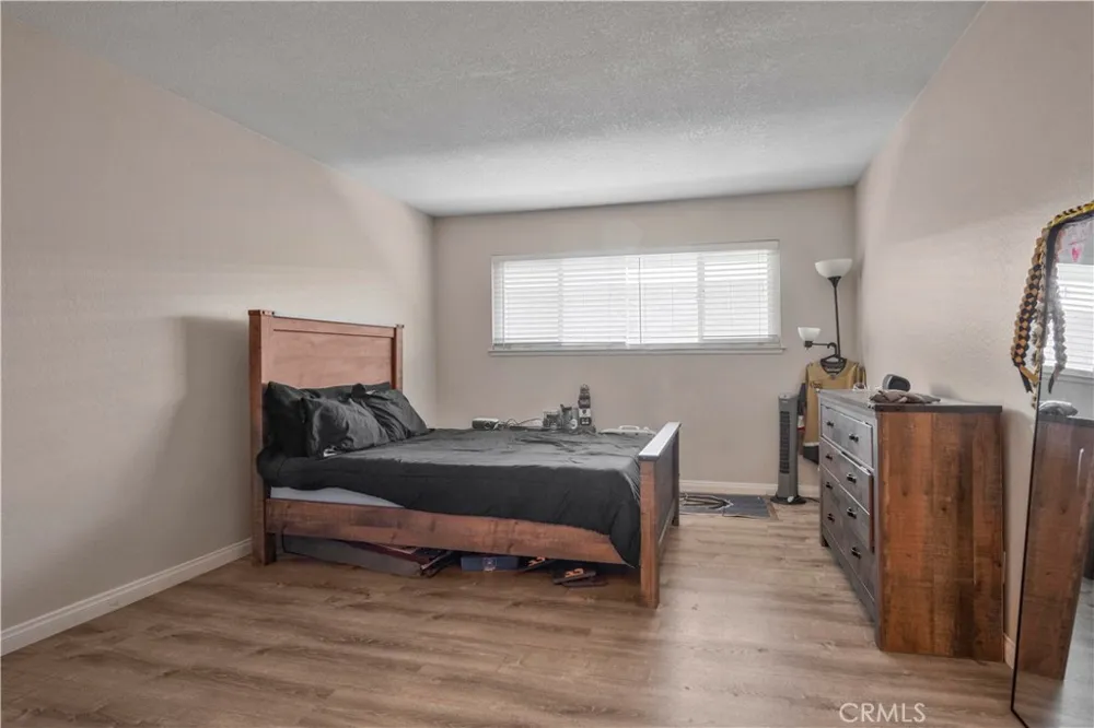 2423 Deodar Santa Ana, CA 92705