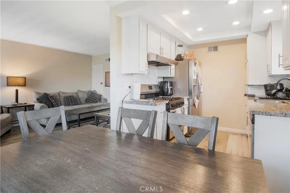 2423 Deodar Santa Ana, CA 92705