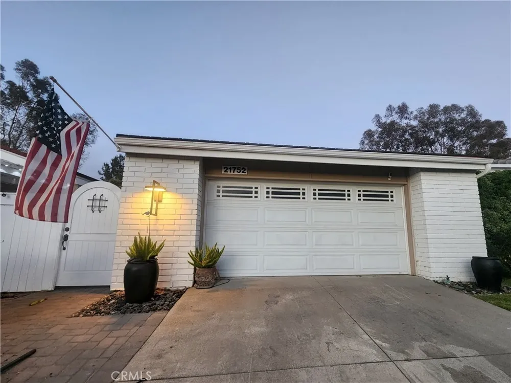 21752 Northwood Lane Lake Forest, CA 92630