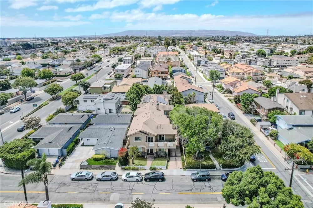 2702 Gates Avenue #A Redondo Beach, CA 90278